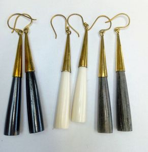 Boucles d'oreilles en os magnifiquement conçues pour femmes, bijoux traditionnels, motif en pierre de perle pour les fêtes, les fiançailles, les mariages - Product Image 3