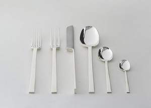 Ensemble de couverts en acier inoxydable moderne améliorant la présentation de la table avec une esthétique élégante adapté à tous les repas - Product Image 2