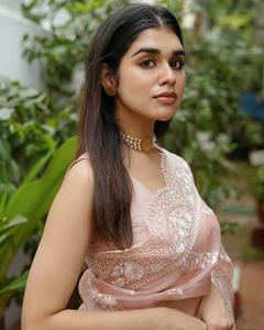 ผ้าไหมโปร่งบางนุ่มพร้อมสารีปักลาย chikankari ดีไซน์สวยทันสมัยล่าสุด - Product Image 6