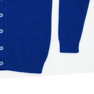 Suéteres Versátiles con Cuello en V y Bolsillos Personalizados, sin Capucha, de Punto de Poliéster, con Logotipo, Cárdigan para Hermandades - Product Image 6