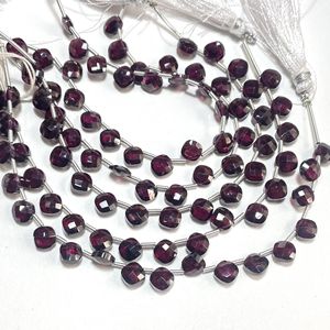 Perles Briolette en forme de coussin à facettes en gros Pierre fantaisie rouge naturelle 6.5-7.5MM Perceuse latérale en vrac - Product Image 1