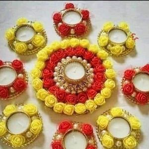 Élégant tapis de Rangoli à fleurs perlées pour bougeoirs Design complexe multicolore pour la remise des diplômes de la fête des pères de la fête des mères - Product Image 4