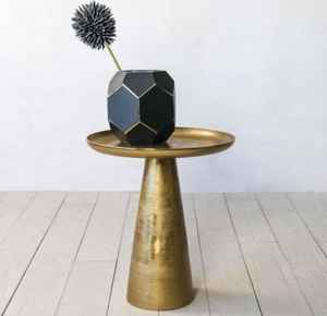 Table basse arrondie la plus étonnante avec design martelé à la main et finition en cuivre antique Table d'appoint de canapé à vendre - Product Image 3