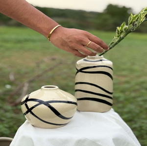 Juego de jarrones y recipientes de cerámica de colores con glaseado dorado. Glamoroso. Disponible a precios de mayoreo - Product Image 5