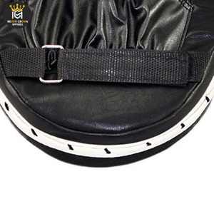 Guantes de Boxeo Profesionales Personalizados de Cuero y Almohadillas de Entrenamiento con Agarre Antideslizante, Secado Rápido y Correa Ajustable para Entrenamiento de Karate y Patadas - Product Image 5