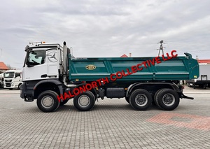 Camion benne basculante d'occasion Mercedes-Benz Arocs 3245 8x4 Euro 5 Diesel, conduite à gauche, poids lourd, diesel robuste, modèle 2018 - Product Image 3