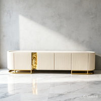 Meuble TV en crème mat soyeux avec portes verticales cannelées et rangements, meuble TV moderne pour salon
