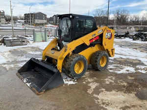 รถตักล้อยาง CAT 246D3 มือสอง ปี 2021 เครื่องยนต์ดีเซล รถตักขนาดเล็กสำหรับงานก่อสร้าง ฟาร์ม และขนย้ายวัสดุ รถตักแคตเตอร์พิลลาร์ 246D มือสอง - Product Image 2