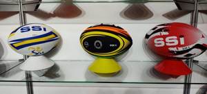 Ballon de rugby de taille 3 de haute qualité Matériau en caoutchouc durable à prise super forte pour les amateurs de sport - Product Image 6