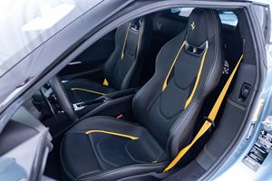 Oferta baja 2022 Fe RRA RI 296G-818-HP Twin-Turbo V6 Motor híbrido Caja de cambios automática LHD Modelo de interior oscuro - Product Image 5