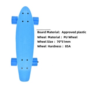 Jiesen <span class=keywords><strong>4</strong></span>-bánh xe điện nhỏ Skateboard OEM ODM Bán buôn giá rẻ điều khiển từ xa cá thiết kế vật liệu nhựa - Product Image 2