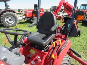 2025 MASSEY FERGUSON GC1725MB Tractor usado - Product Image 4