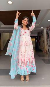 Broderie Georgette violette mariage/Garden Party porter robe pour femme avec costume de créateur à bordure en dentelle - Product Image 3