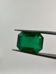 3.69กะรัตสีเขียวสดใสคุณภาพดีที่สุดพลอยแซมเบียธรรมชาติเกรดพรีเมี่ยมอัญมณีหลวมมรกตตัดสำหรับการใช้งานเครื่องประดับระดับไฮเอนด์ - Product Image 4