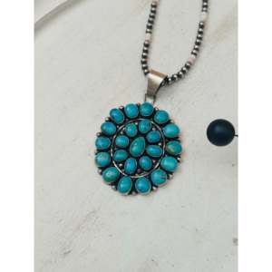 Pendentif en turquoise Kingman et argent sterling Sheila Becenti avec technologie d'incrustation à sertissage clos - Product Image 4