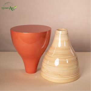 Jarrón de Bambú Moderno Hecho a Mano con Silueta Esculpida en Espiral, Jarrón Decorativo Ecológico para Mesa - Product Image 5