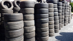 Neumáticos Usados de Alta Calidad para Automóviles de Pasajeros al por Mayor |   Neumáticos Radiales PCR 205/60R16 de 16-20 Pulgadas |   Neumáticos de Caucho de Grado A para Reemplazo - Product Image 2