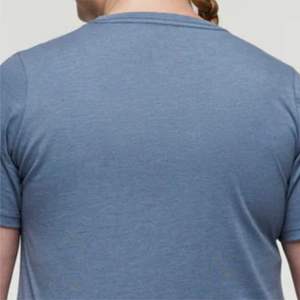 เสื้อยืดขั้นพื้นฐานขนาดพลัสแบบกําหนดเอง OEM สําหรับผู้หญิง - ยืดสบาย รีดด้านข้างเพื่อการพอดีที่น่าพึงพอใจ มีจําหน่ายในขนาดขยาย - Product Image 5