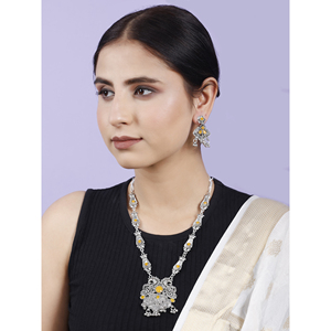 Boucles d'oreilles longues en forme de feuille GS Peacock, bijoux en alliage jaune pour les occasions de fête - Product Image 4