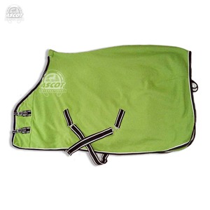 Vente en gros de tapis de cheval d'été avec bande réfléchissante ensemble de capuche pour couvre-cou en tissu polyester - Product Image 5