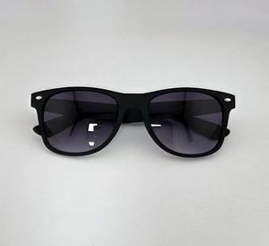 Promotion en gros Lunettes de soleil classiques légères et confortables UV400 personnalisées pour unisexe Tendance 2026 - Product Image 6