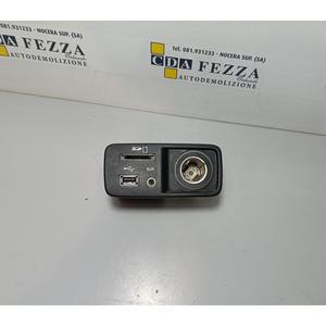 INTERFAZ DE ENTRADA USB/AUX PARA JEEP Cherokee 6ª Serie 13918829-03 (13>) - Product Image 1
