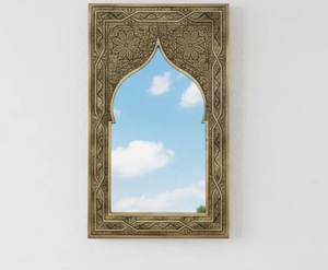 Espejo Marroquí de Latón Hecho a Mano, Elegante Decoración Ovalada para Pared - Product Image 1