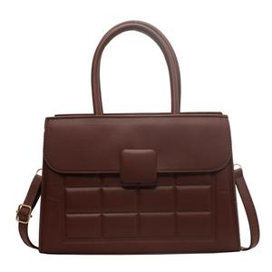 Elegante Bolso de Mano Acolchado con Asas Superiores y Correa Desmontable para Mujer, Bolso de Hombro Estructurado y Estilizado para Uso Casual o Formal - Product Image 4