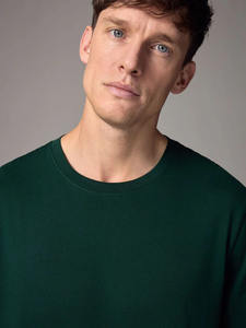 Camiseta de moda para hombre, ropa de calle informal de ajuste personalizado, proveedor que proporciona ropa de moda cómoda para necesidades al por mayor a granel - Product Image 4