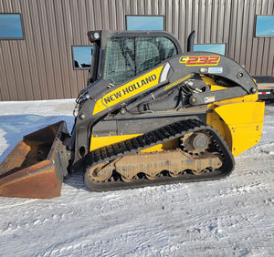 Chargeuse compacte New Holland C232, mini-chargeuse polyvalente avec moteur puissant, facile à utiliser et à entretenir pour la construction - Product Image 1