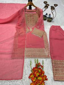 Ensemble Anarkali Salwar Kameez en tissu de soie pure, nouveau design élégant, broderie lourde, travail Dori, léger mais au design attrayant - Product Image 3