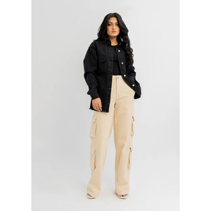 Veste en jean bleu Offre Spéciale Veste en jean courte pour femme Manteau boutonné en jean Veste en jean surdimensionnée pour femme Entretien OEM - Product Image 1