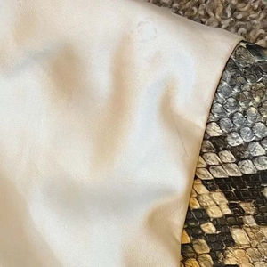 Hiver Tout Nouveau Personnalisé Dernier Bomber En Satin Grande Taille Hommes Lettre Homme Personnalisée Vente En Gros Veste Universitaire En Satin Pour Hommes - Product Image 6