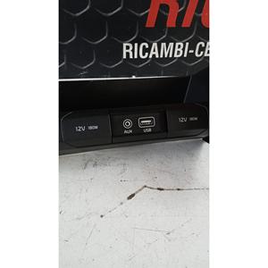 KIA CEED Sportwagon Serie (CD) (18>) Entrada AUX/USB 84681-J7000 - Product Image 2