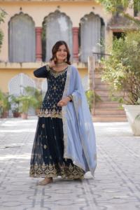 Hermoso vestido de calidad de exportación India Faux Blooming Kurti Pant & Dupatta con lentejuelas bordadas trabajo compras en línea India - Product Image 4