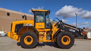 Chargeuse sur pneus agricole JCB 427 AGRI d'origine, haute performance, avec une puissance de 136 kW et une capacité de godet de 3,5 m³ - Product Image 6
