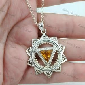 Pendentif Chakra du Plexus Solaire en Citrine Naturelle en Argent Sterling 925 Plaqué Rhodium et Or, Sertissage Clos, Bijou de Fiançailles - Product Image 1