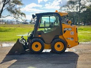 Maquinaria agrícola JCB 155 usada a la venta, rendimiento robusto - Product Image 4
