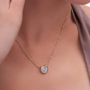 Pendentif en or luxueux élégant de 2,50 carats avec diamant rond, collier Studio Elegance en or jaune 14 carats - Product Image 1
