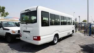 SUV Ultra-Lujo Usada 2024 con Tracción en las Cuatro Ruedas, Transmisión Automática, Diésel 4-6L, Emisión Euro 4, Techo Panorámico, Sistema de Infoentretenimiento de Alta Tecnología - Product Image 4