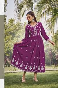 Maruti Fashion Export's New Design Thread Work Rayon Anarkali Dress Vêtements indiens et pakistanais avec manches à col complet Falir - Product Image 6