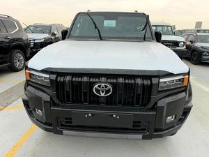 Toyota Prado 7 posti, cambio automatico, motore a combustione interna, potenza 200-350 CV - Product Image 6