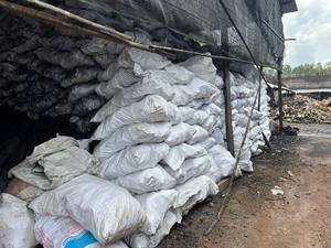 Poudre de charbon noir traditionnel vietnamien (bois dur) pour barbecue et shisha à fort potentiel de développement - Product Image 4