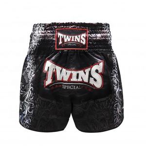 Shorts de Muay Thai de qualité supérieure avec logo personnalisé, polyester et nylon, vêtements de sport pour l'entraînement au kickboxing, vêtements d'arts martiaux avec broderie - Product Image 4