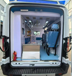 Nueva Ambulancia Médica F-ORD LHD de Techo Alto para Traslado de Pacientes de Emergencia y UCI - Product Image 5