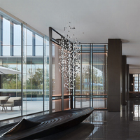 Lustre LED personnalisé en verre transparent noir et cristal pour hall, salon et escalier