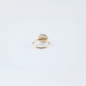 Anello Minimalista Unisex in Onice Nero e Oro, Design Geometrico Vintage, Gioiello Elegante per Uso Quotidiano e Regalo di Nozze - Product Image 3