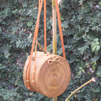 Mochila hecha en Bali Material de las bolsas que llamamos Ata es una especie de ratán que solo se puede encontrar aquí en Indonesia