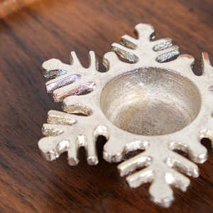 Nouveau support de lumière de thé de conception disponible dans la conception et la taille adaptées aux besoins du client pour la décoration à la maison avec un regard attrayant de flocon de neige. - Product Image 3