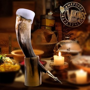 Cuerno rústico vikingo para beber hecho de cuerno Copa de estilo medieval Ideal para amantes de la historia y fanáticos de la Fantasía - Product Image 3